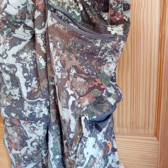 First Lite Men's Wool Camouflage Hunting Pants With Suspenders - Picture 7 of 10